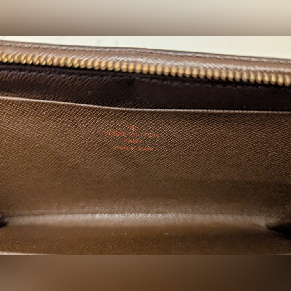 Louis Vuitton Damier Wallet - Brown Coated Canvas - Picture 4 of 16